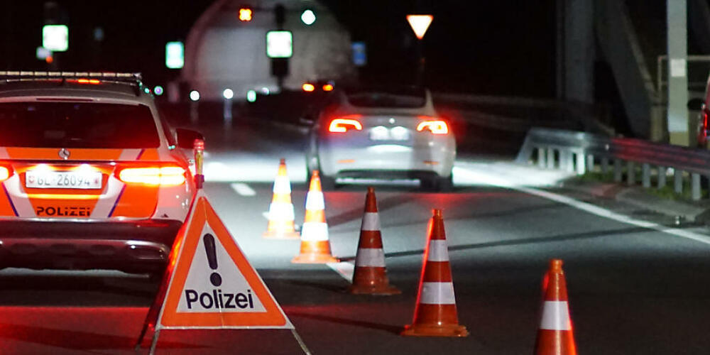 Die Glarner Polizei kontrollierte in der Nacht auf Samstag 166 Fahrzeuge auf der Autobahn A3.