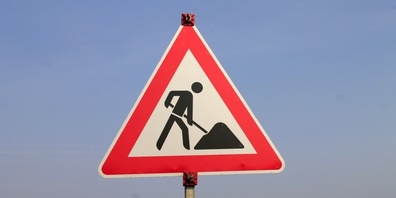 Ab 2. April beginnen die Bauarbeiten an der Greifenseestrasse und dauern bis Ende September 2024. (Symbolbild) 