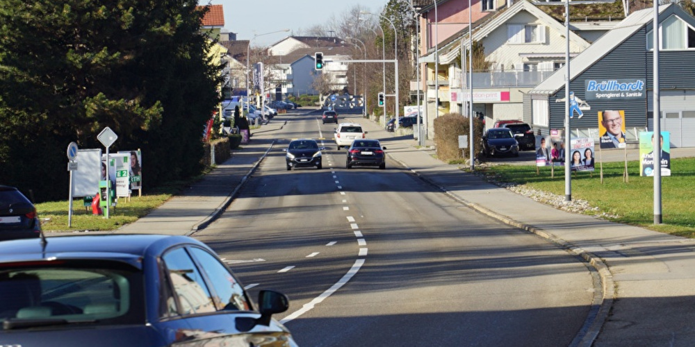 Der gemeinsame Geh- und Radweg an der Romanshornerstrasse lässt auf sich warten.
