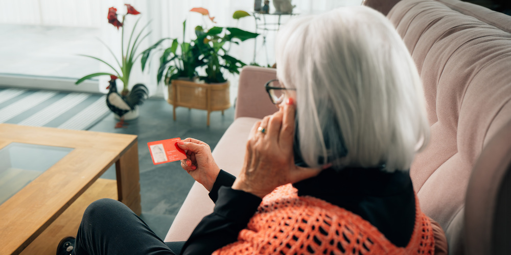 Mit einem Telefon zum ÖV-Ticket.