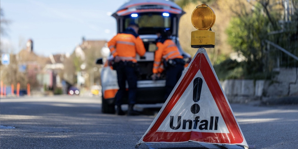 Zeugen gesucht nach einem Unfall an der Hochstrasse in Schaffhausen.
