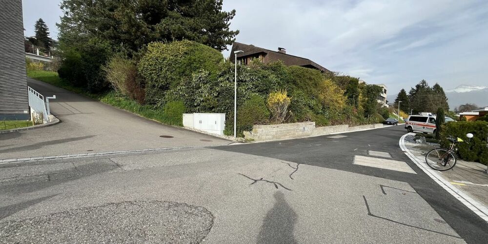 Die Velofahrerin kam beim Abbiegen mit dem Auto in Kontakt.