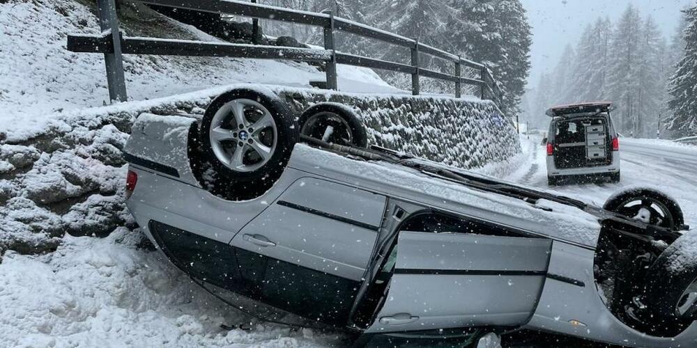 Der Autofahrer blieb bei dem Unfall unverletzt.