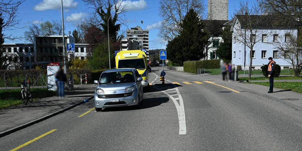 Der 12-Jährige wurde von der Rettung ins Spital gebracht.