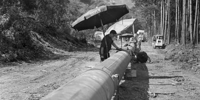 Die Baustelle für die Erdöl-Pipeline Oleodotto del Reno bei Chur im August 1961.