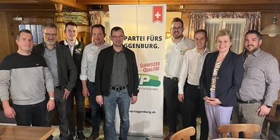 Der neue SVP-Präsident Donat Ruoss (Erster von links) und SVP-Regierungsratskandidatin Dana Zemp (Zweite von rechts) mit den ehemaligen Toggenburger SVP-Kantonsratskandidaten und amtierenden Kantonsräten.