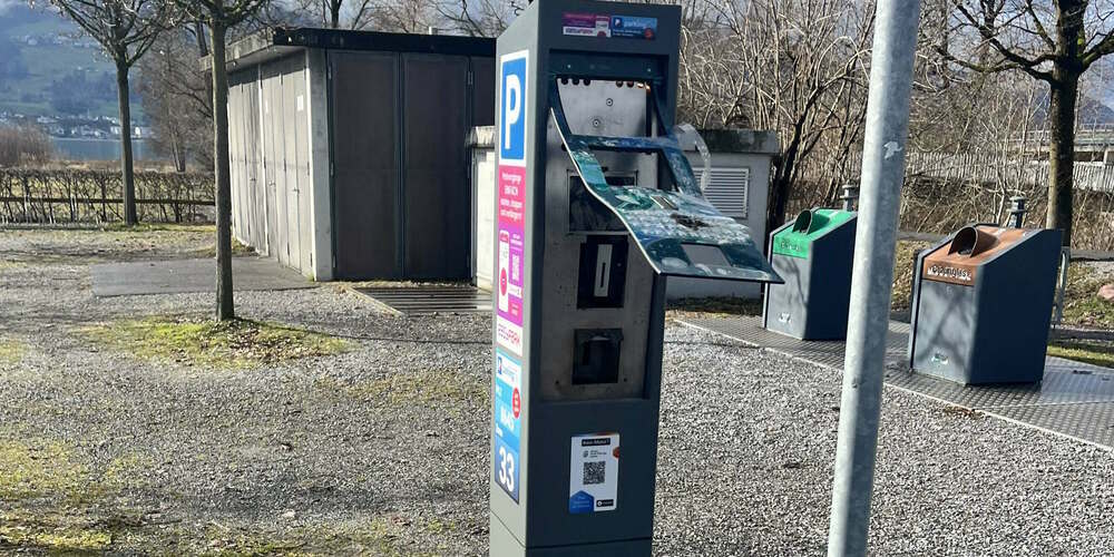 Einer der fünf kaputten Parkautomaten.