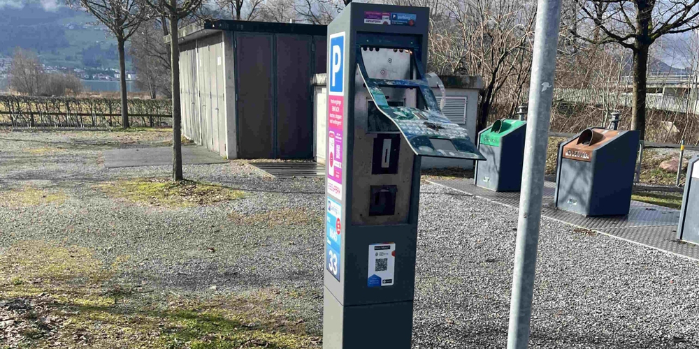 Einer der zerstörten Parkautomaten