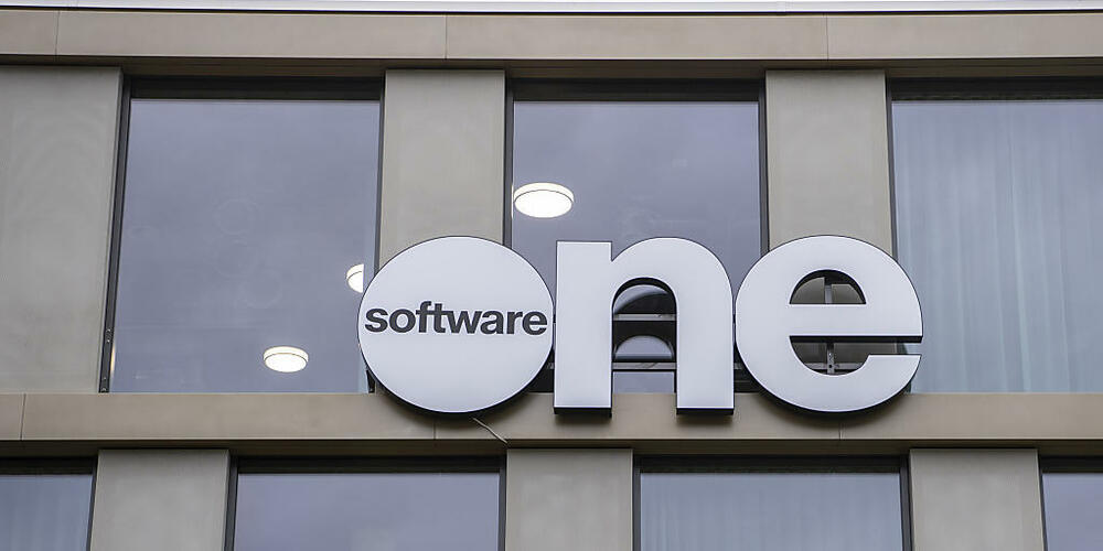 Das Logo von Softwareone am Hauptsitz in Stans. (Archivaufnahme)