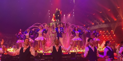 Grandioses Finale des Circus Knie an der Mitgliederversammlung der Raiffeisenbank Wil und Umgebung am 4. April 2024.