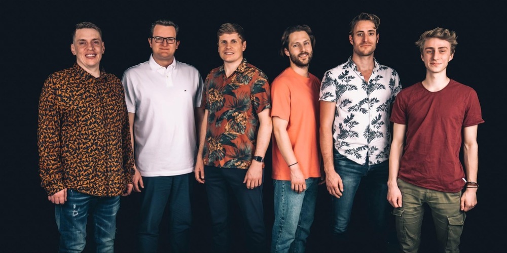 Die Luzerner A-Cappella-Popband «Vocabular» steht mit der Harmonie Wetzikon auf der Bühne.