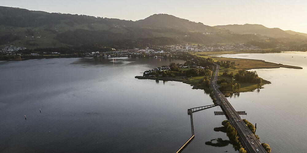Blick über den Seedamm nach Rapperswil-Jona. (Archivbild)
