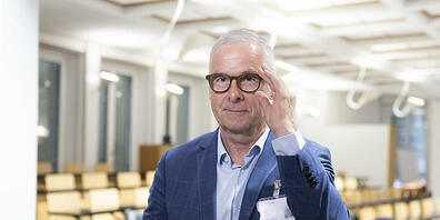 Die geplanten Neubauten Campus Mitte 1/2 kosten viel mehr als angenommen. Gemäss Spitalratspräsident André Zemp ist vor allem die Bauteuerung dafür verantwortlich.