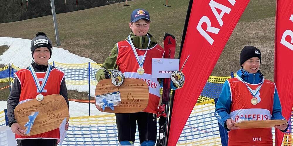 Bündner Meister U14 Slalom: Timo Hartmann (Mitte) 