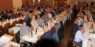 Der Saal im Toggenburgerhof mit fast 160 geselligen Senioren.