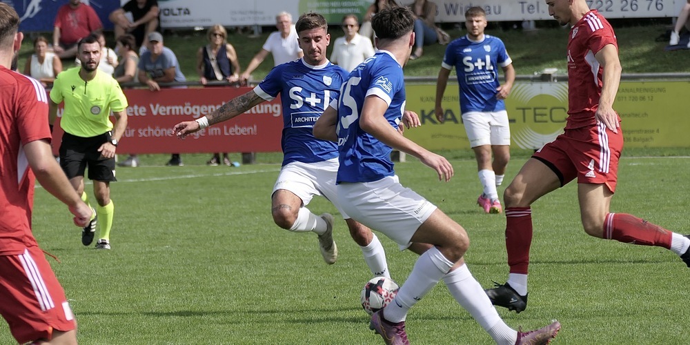 Spielszene aus dem Hinspiel zwischen dem FC Widnau und dem FC Weesen