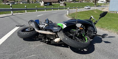 Der Töff-Lenker verletzte sich bei dem Unfall. 