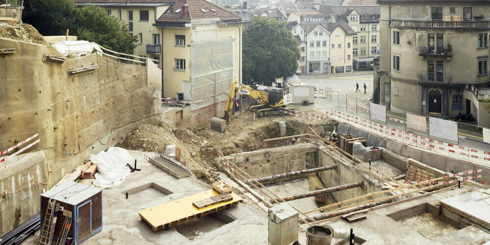 Die Baugrube beim Kino Rex