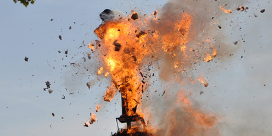 Der Böögg in Flammen, der traditionelle Höhepunkt des Sechseläutens.