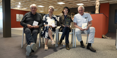 Autorinnen und Autoren der Buchlesung: v.l.n.r. Alexander Abarinov, Gabriela Gubelmann, Petra Lehmann, Werner Samsinger