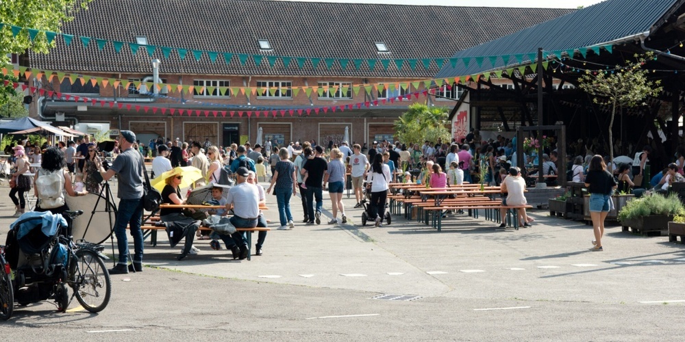 Das Zeughausareal ist ein offener Ort für Kultur und Begegnung im Zentrum von Uster.