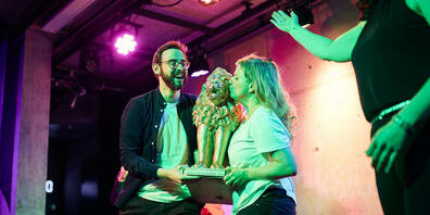 Das Improvisationstheater Anundpfirsich wurde 2022 Schweizer Theatersport-Meister.