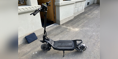 Dieser E-Scooter erreicht eine Geschwindigkeit von beinahe 100 km/h. Er wurde aus dem Verkehr gezogen.