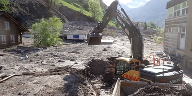 Zur optimalen Nutzung des Ablagerungsraumes muss dieser von den vorhandenen Murgangablagerungen, welche eine  Höhe von bis zu 10 m aufweisen, befreit werden. Das Murgangmaterial wird ortsnah in einen grossen  Geschiebeablagerungsraum eingebaut.