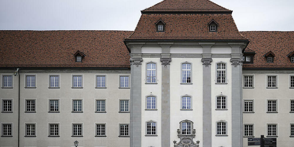 Die St. Galler Regierung sieht die Aufarbeitung der Lage der Kinder von Saisonniers zunächst einmal als nationale Aufgabe an. Im Bild das St. Galler Regierungsgebäude.