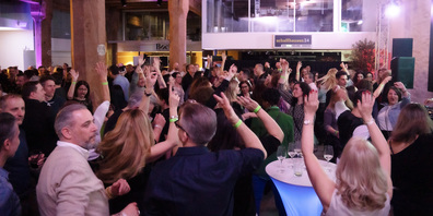Im Meetingpoint sorgt DJ Max Mille für einen guten Feierabend-Mix, um das Wochenende tanzend einzuläuten.