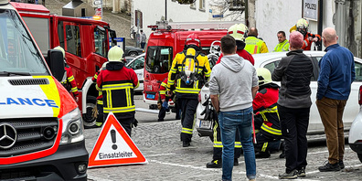 Grosseinsatz vor dem Schaffhauser Gefängnis. Ein Insasse verletzte sich, nachdem ein Brand ausgebrach.