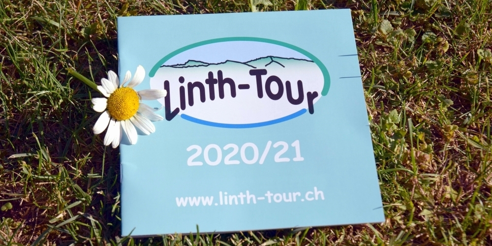 Die neueste Ausgabe vom Linth-Tour-Büechli liegt in den bereits geöffneten Geschäften auf und wird sich noch weiter verbreiten.