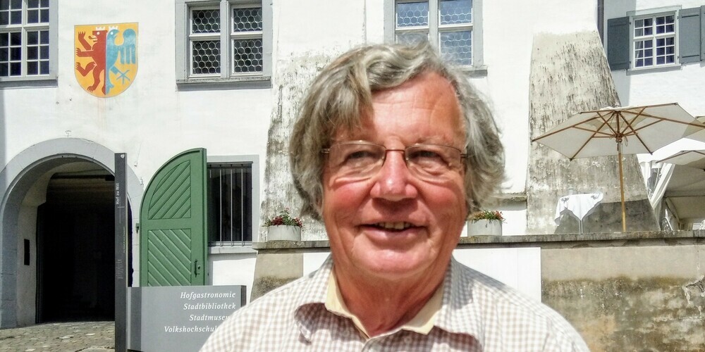 Ruedi Schär leitet die beiden Rundgänge durch die Altstadt von Wil.