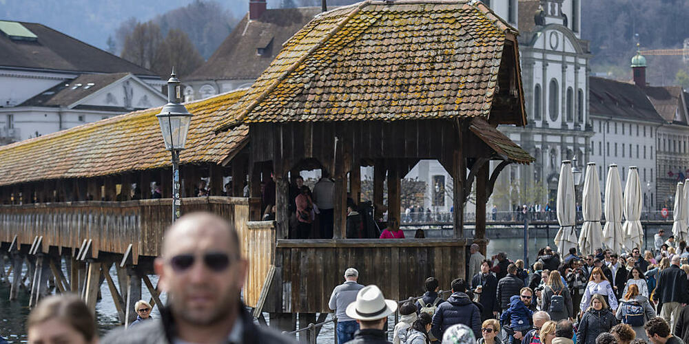 Viele Touristen übernachten nicht in Hotels, sondern in Wohnungen. (Archivaufnahme)