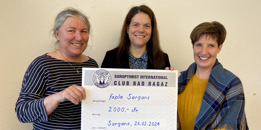 Bei der Checkübergabe: Monika Frehner und Monica Pellicioli Kühne vom Soroptimist Club Bad Ragaz mit Andrea Marthy von der Fapla Sargans (von links).