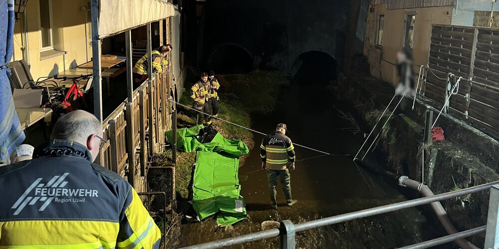 Eine bislang unbekannte Menge an Jauche aus einem Jauchefass gelangte in den Röhrlibadbach.