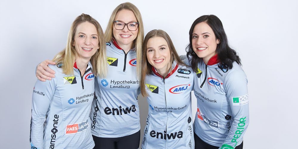 Das Team Tirinzoni feiert den Gewinn des «Aargauer Sportlerinnen des Jahres 2023»-Titels bei der Sport-Gala.