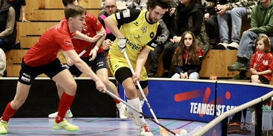 Am Halbfinal-Wochenende wurde es noch einmal richtig spannend: Jona-Uznach Flames vs. Bülach Floorball.
