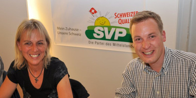Carmen Bruss (links) und Lukas Reimann (rechts) wollen die AHV und IV strikter trennen.