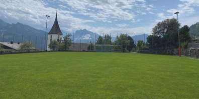 Amdens Sportplatz wurde 1991/92 neu erbaut. Der damalige Verzicht auf ein Entwässerungssystem macht sich nun negativ bemerkbar.