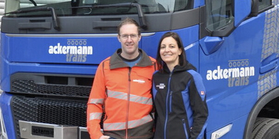 Es begann mit einem 2-Achser-LKW und einem Kran: In den letzten zehn Jahren haben René und Claudia Ackermann ihren Fuhrpark beträchtlich erweitert.