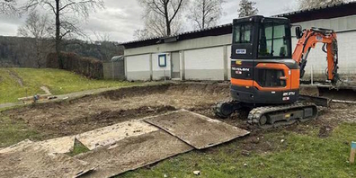 Die Arbeiten zur Erstellung der neuen Street-Workout-Anlage sind bereits angelaufen.