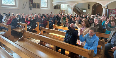 Rekordbeteiligung: über 120 Bürger nahmen am Sonntagvormittag an der Versammlung in der Pfarrkirche Kobelwald teil.