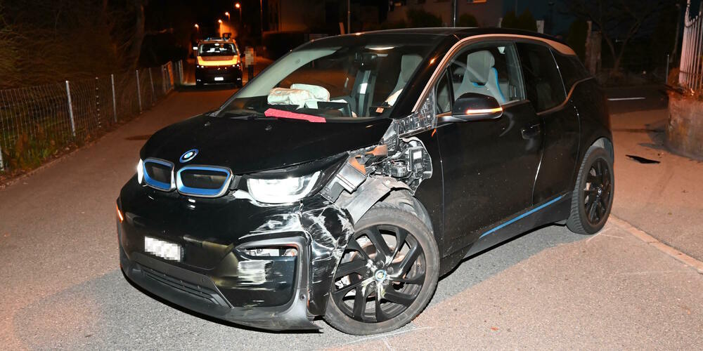 Der 34-jährige Autofahrer schlief kurz ein und erwachte böse.
