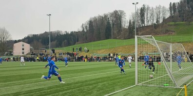 Manchmal wie "verhext": Der Ball wollte einfach nicht ins Gossauer Tor.