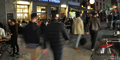 Ob in Zürich mediterranes Feeling aufkommt, hängt auch von den Temperaturen ab: In der Stadt  gibt es 2024 wieder «mediterrane Nächte» mit verlängerten Öffnungszeiten für die Gastronomie.