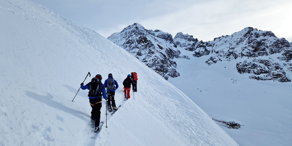Dieser Tage macht ein Drama auf der Haute-Route im Wallis Schlagzeilen. Für die sechs Märchler, die sich seit zwei Jahren auf eben diese Skitour vorbereiten, sind die Vorkommnisse aber kein Grund, ihre Pläne zu ändern.