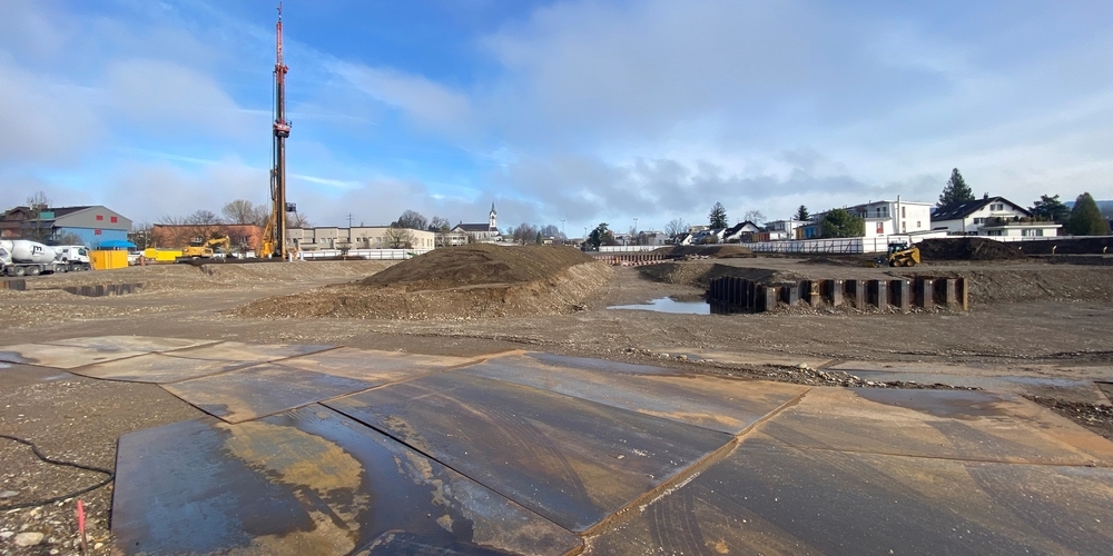 Die Baustelle für das Pflegezentrum Schachen steht seit rund einer Woche still.