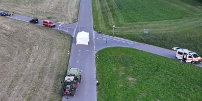 Einer der tödlichen Unfälle auf St.Galler Strassen ereignete sich im Toggenburg zwischen einer E-Bike-Fahrerin und einem Traktor. (Archivbild)