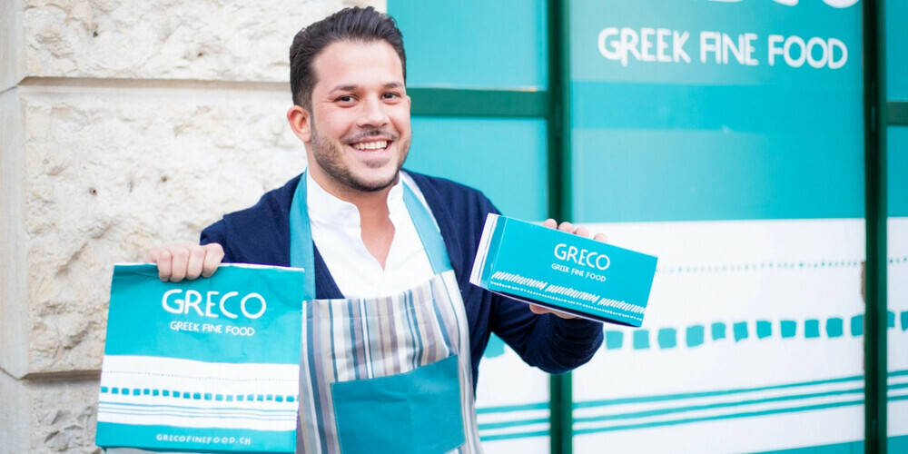 Geschäftsführer Kostas Cholevas freut sich